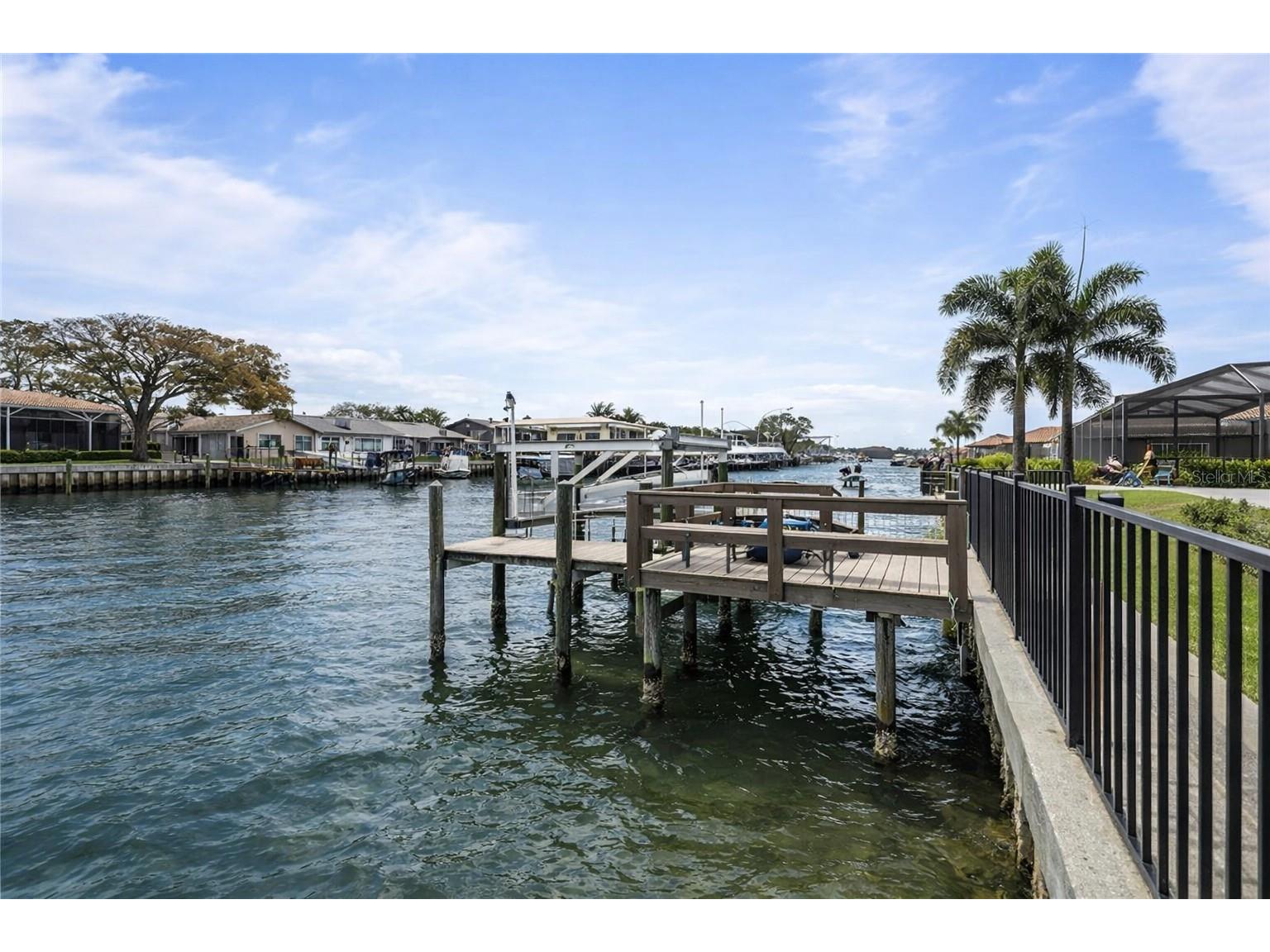 2060 Illinois Avenue NE Saint Petersburg FL 33703 - TAMPA BAY R4910850 image9