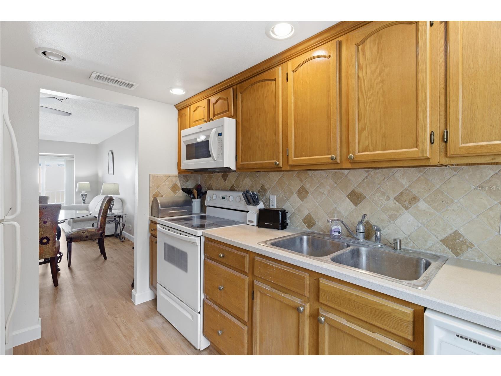 2060 Marilyn Street #207 Clearwater FL 33765 A4695076 image3