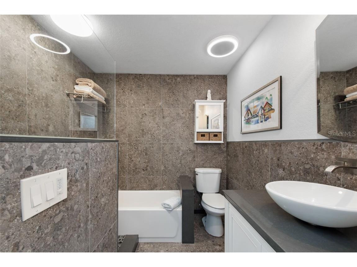 2060 Oyster Creek Drive Englewood FL 34224 - OYSTER CREEK WATERWAY D6142374 image29