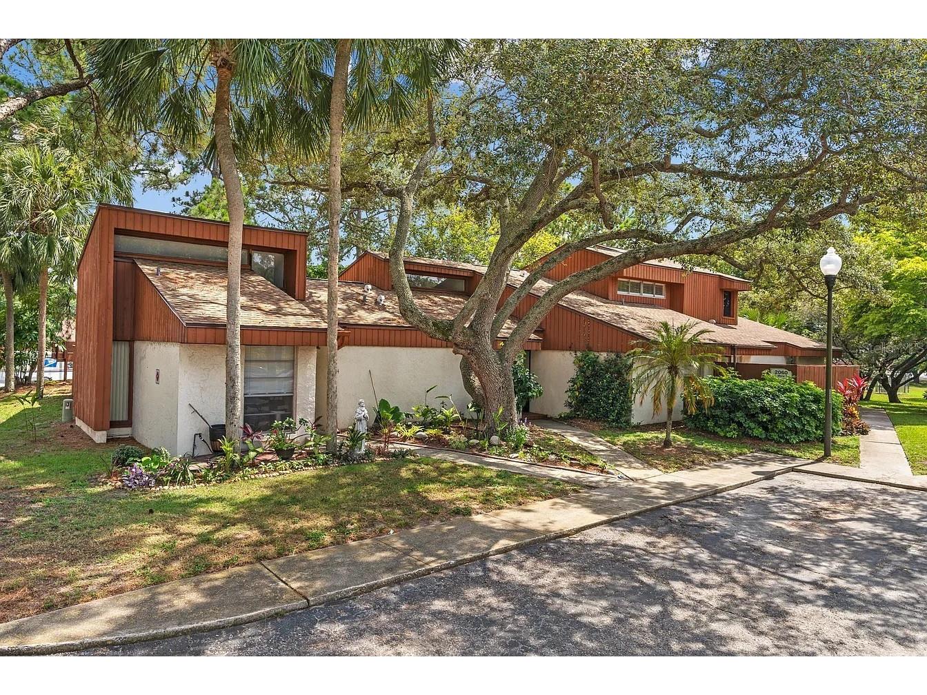 2060 Sunset Point Road #52 Clearwater FL 33765 TB8512825 image1