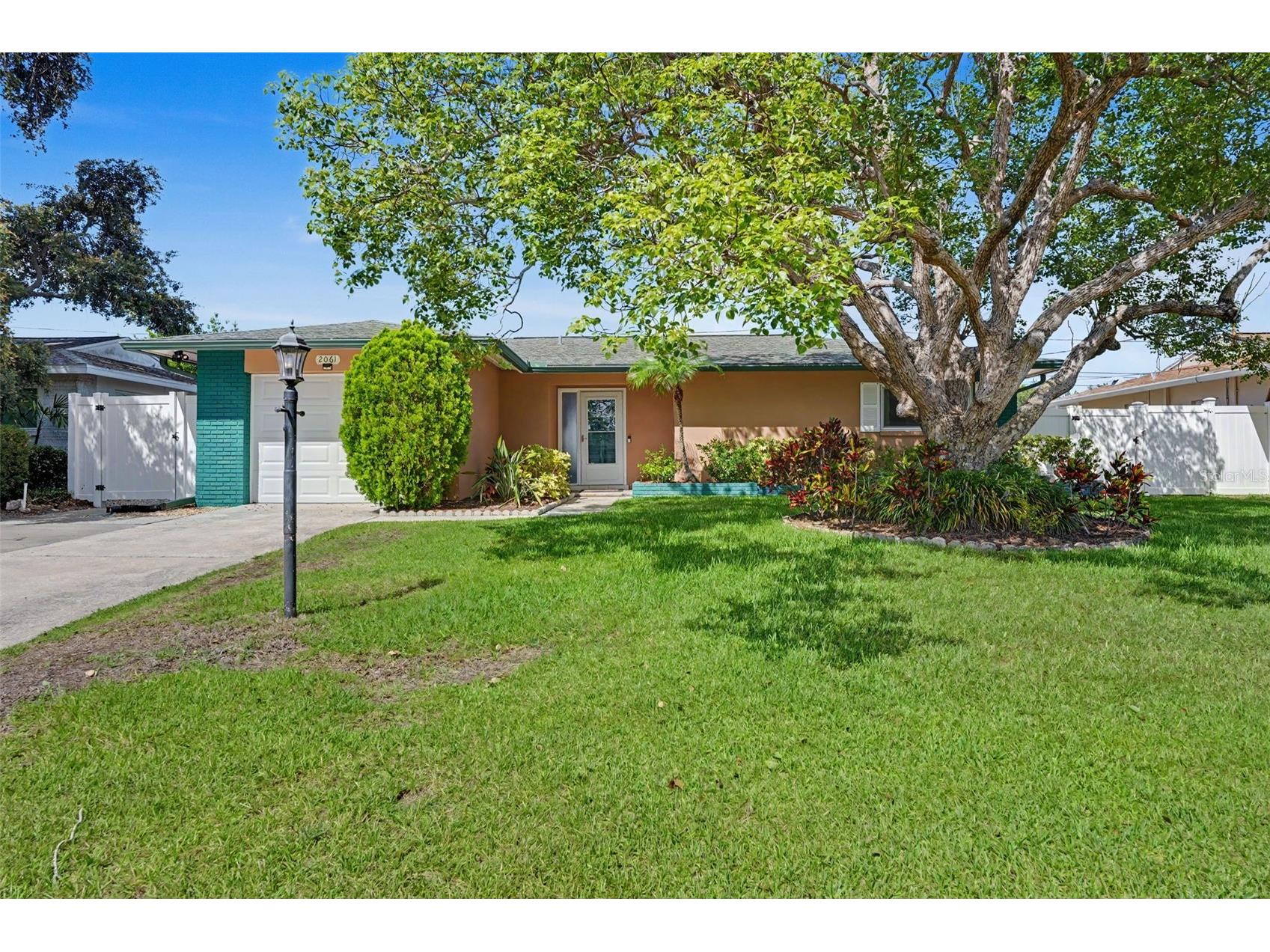 2061 Fair Oak Drive Clearwater FL 33763 TB8522318 image1
