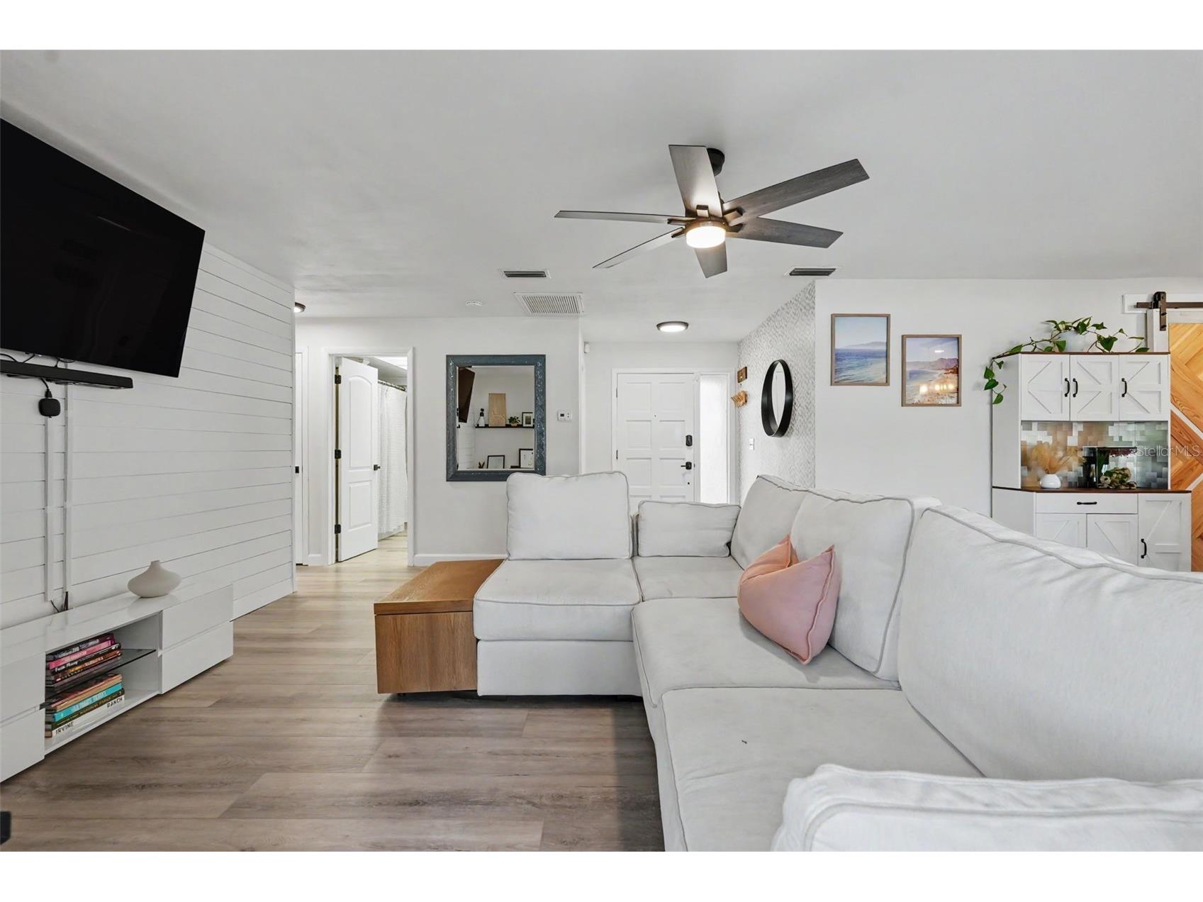 2061 Fair Oak Drive Clearwater FL 33763 TB8522318 image9