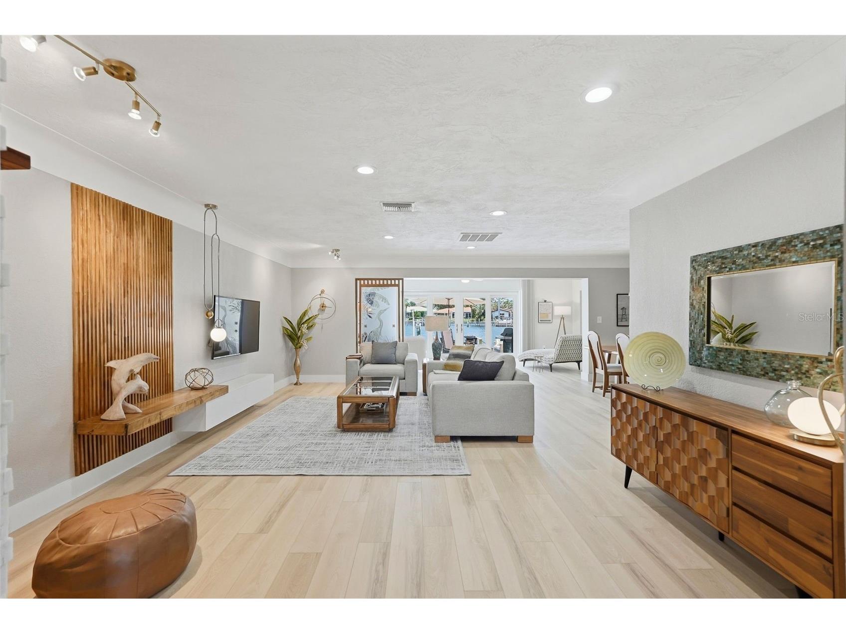2061 Michigan Avenue NE Saint Petersburg FL 33703 TB8526037 image11