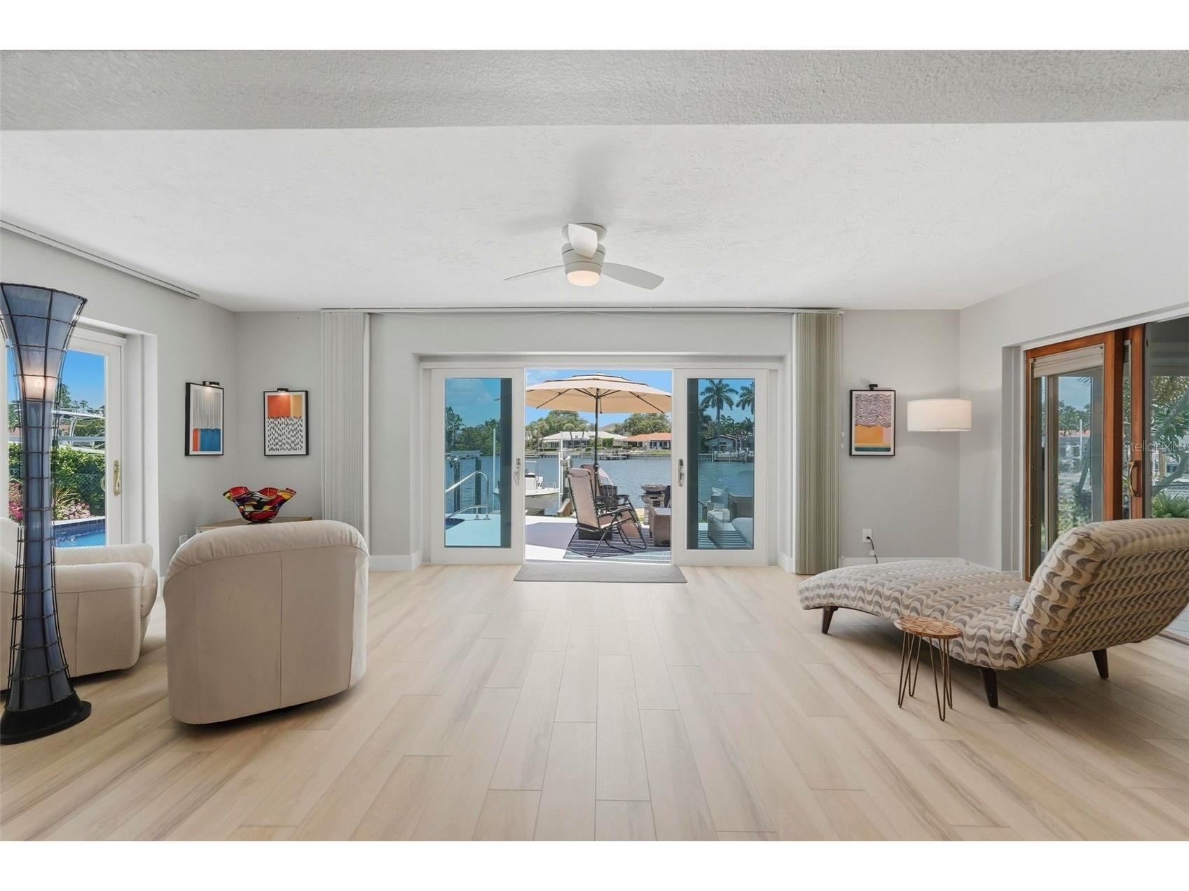 2061 Michigan Avenue NE Saint Petersburg FL 33703 TB8526037 image14