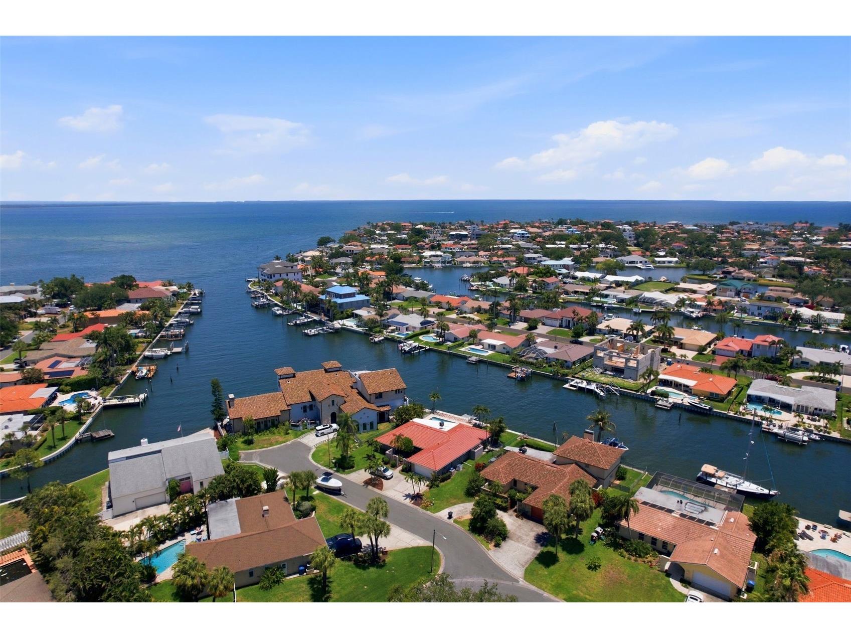 2061 Michigan Avenue NE Saint Petersburg FL 33703 TB8526037 image3