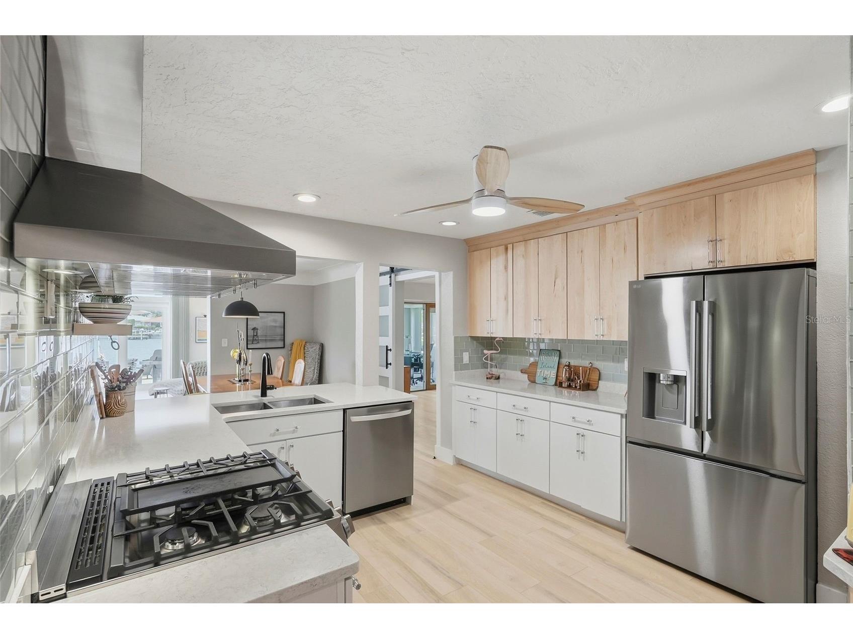 2061 Michigan Avenue NE Saint Petersburg FL 33703 TB8526037 image6