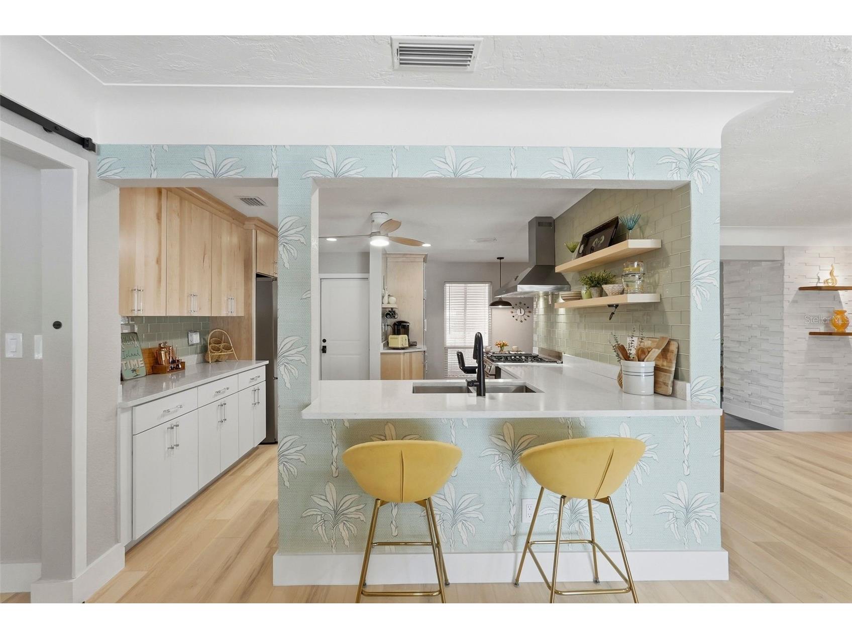 2061 Michigan Avenue NE Saint Petersburg FL 33703 TB8526037 image9