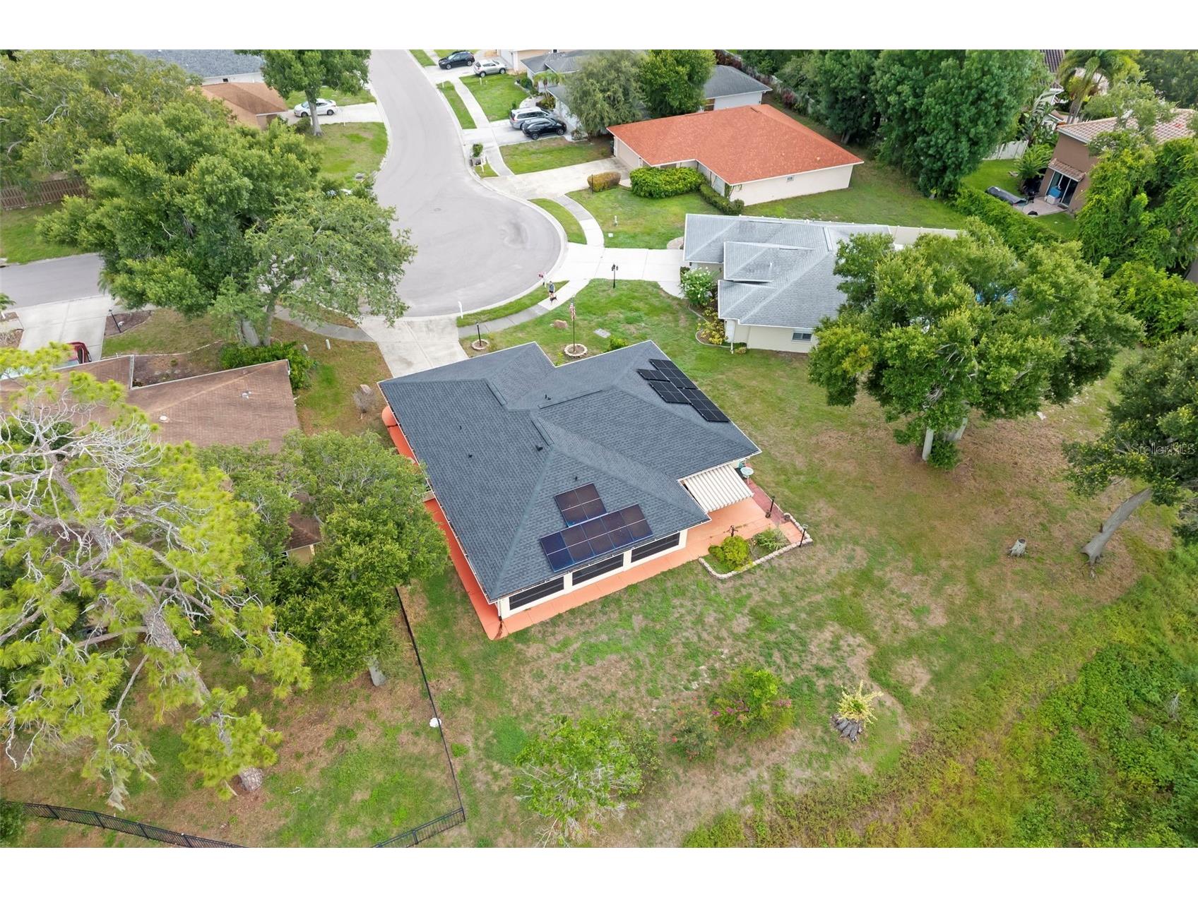 2062 Old Arbor Court Sarasota FL 34232 A4699214 image54