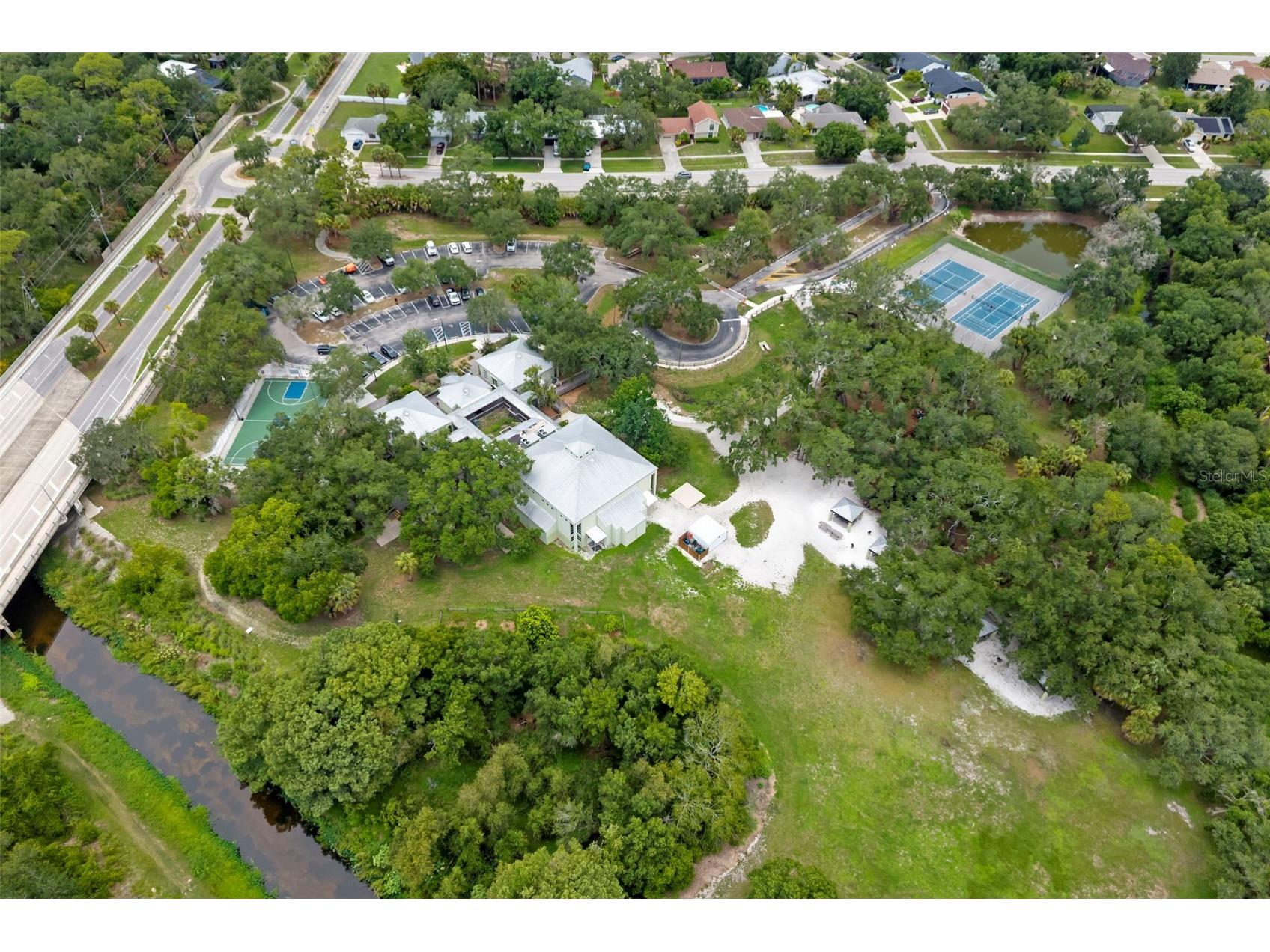 2062 Old Arbor Court Sarasota FL 34232 A4699214 image63