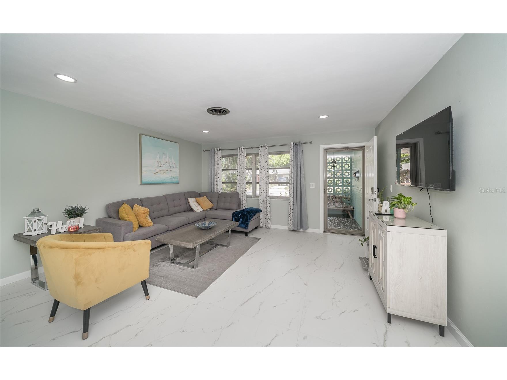 2063 Dunston Cove Road Clearwater FL 33755 TB8524672 image2