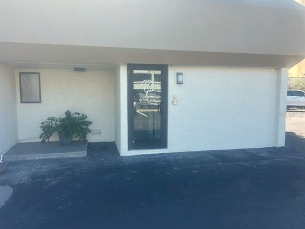 2063 Main Street #102 Sarasota FL 34237 A4666462 image2