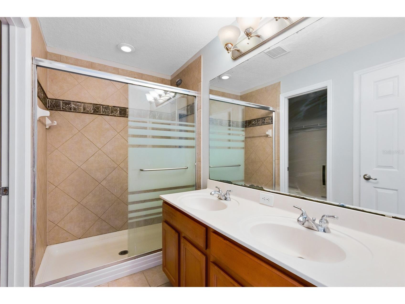 2064 Cypress Bay Boulevard Kissimmee FL 34743 O6407846 image14