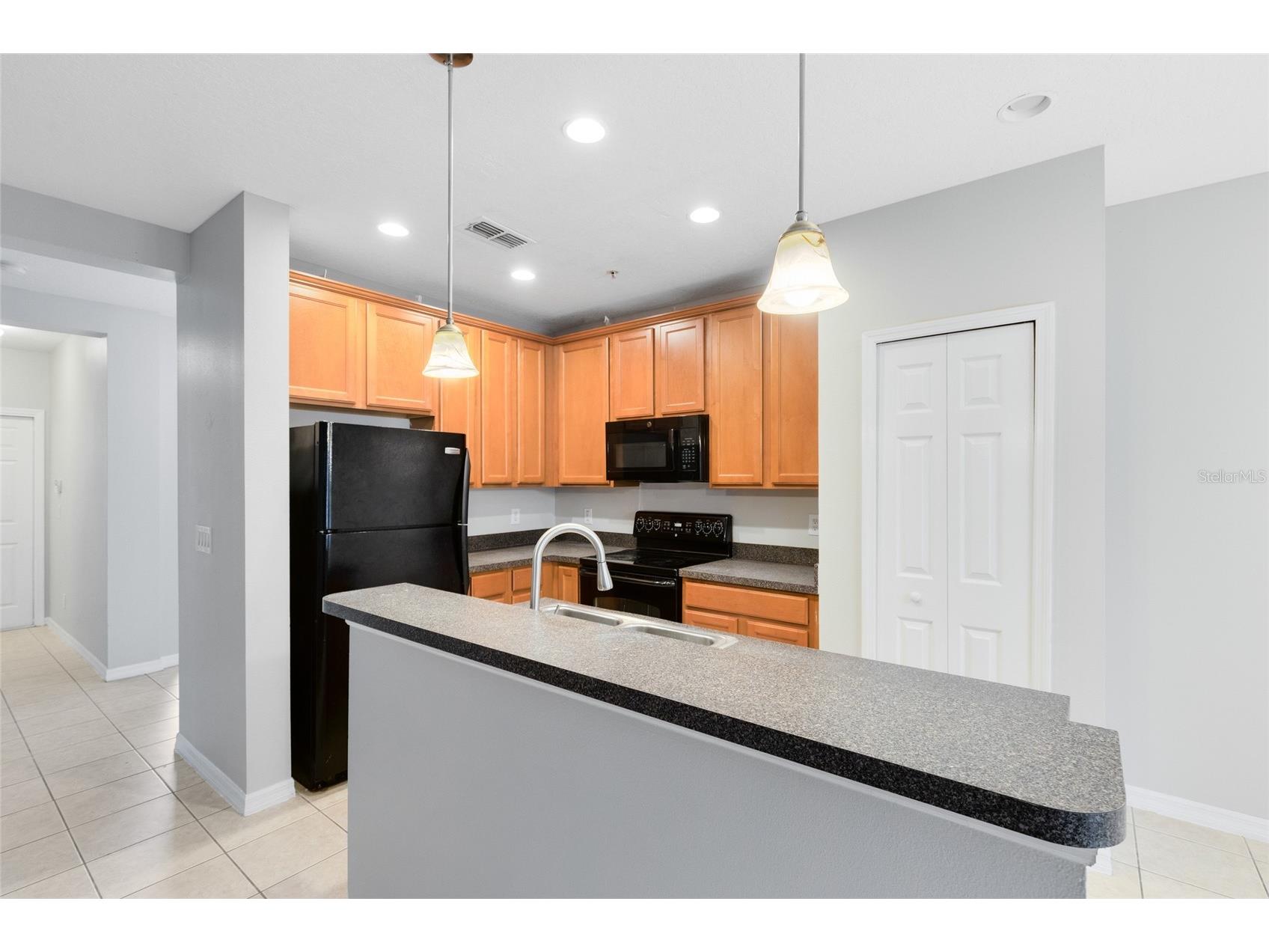 2064 Cypress Bay Boulevard Kissimmee FL 34743 O6407846 image2
