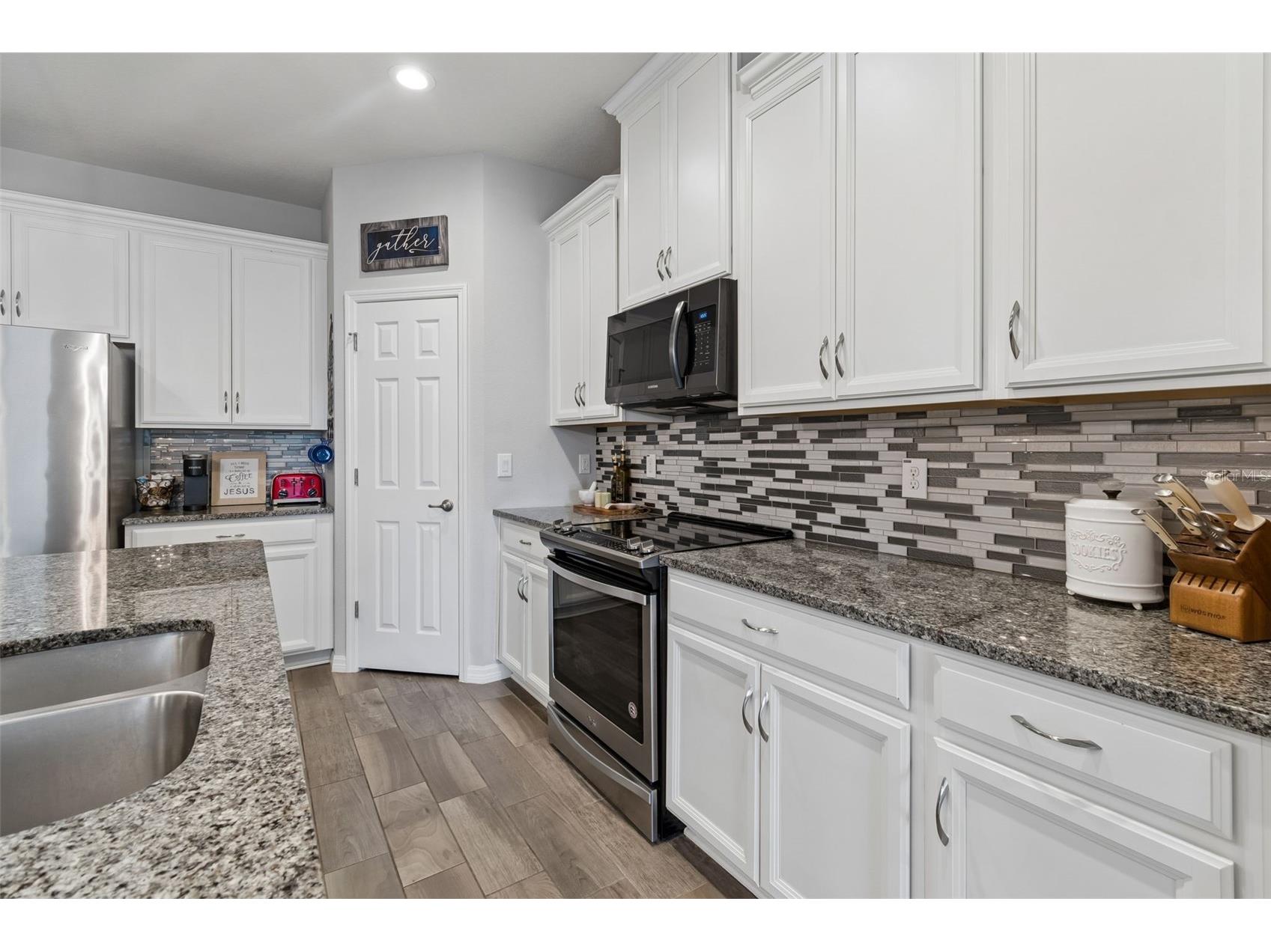 2064 Lake Waters Pl Lutz FL 33558 TB8494102 image17