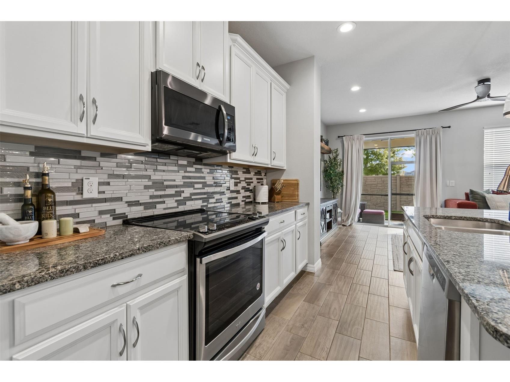 2064 Lake Waters Pl Lutz FL 33558 TB8494102 image21