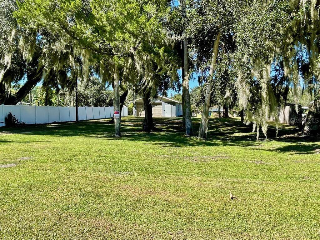 2064 Shady Ln. Geneva FL 32732 O6356865 image5