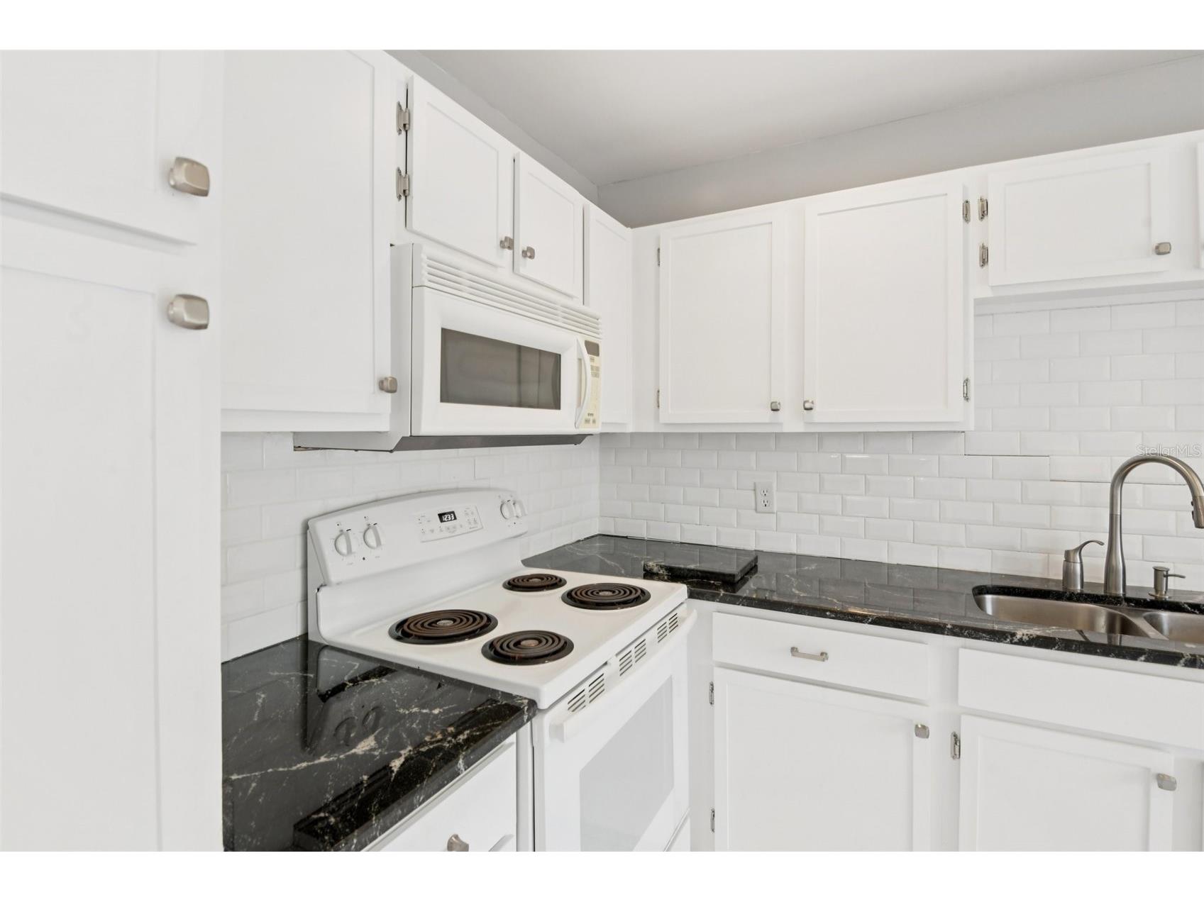 2064 Sunset Point Road #71 Clearwater FL 33765 TB8484603 image12