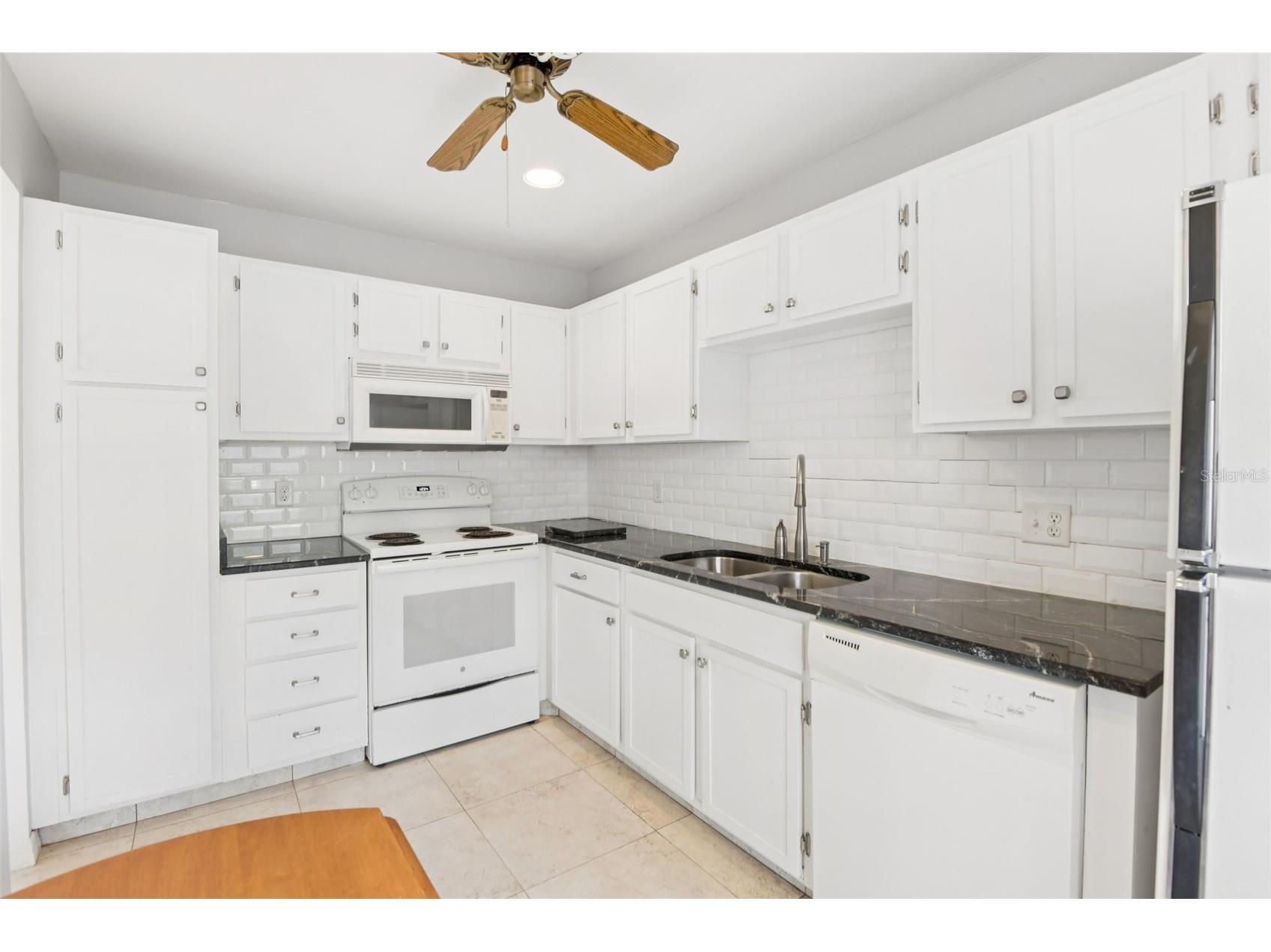 2064 Sunset Point Road #71 Clearwater FL 33765 TB8484603 image14