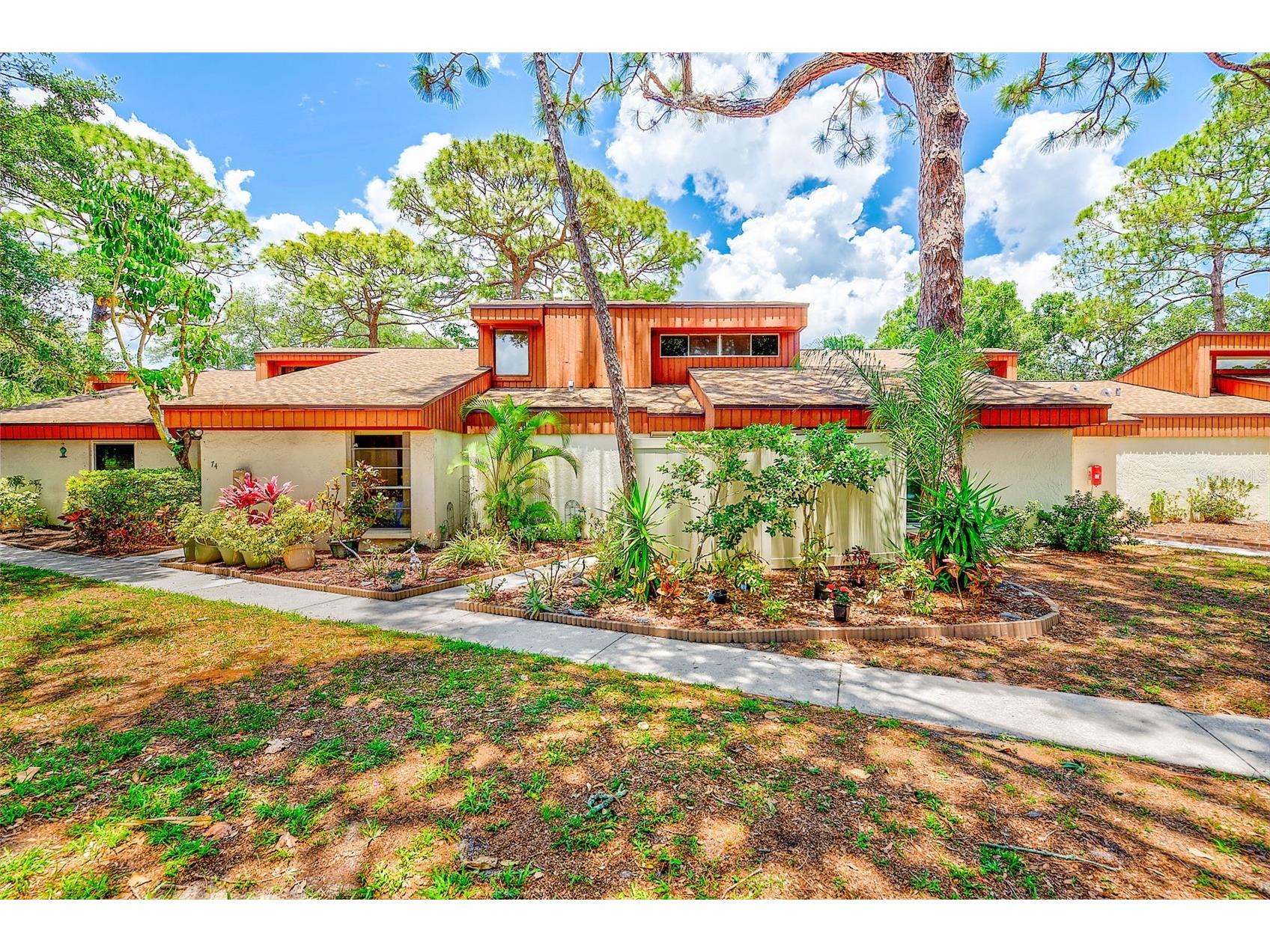 2064 Sunset Point Road #73 Clearwater FL 33765 TB8509622 image1