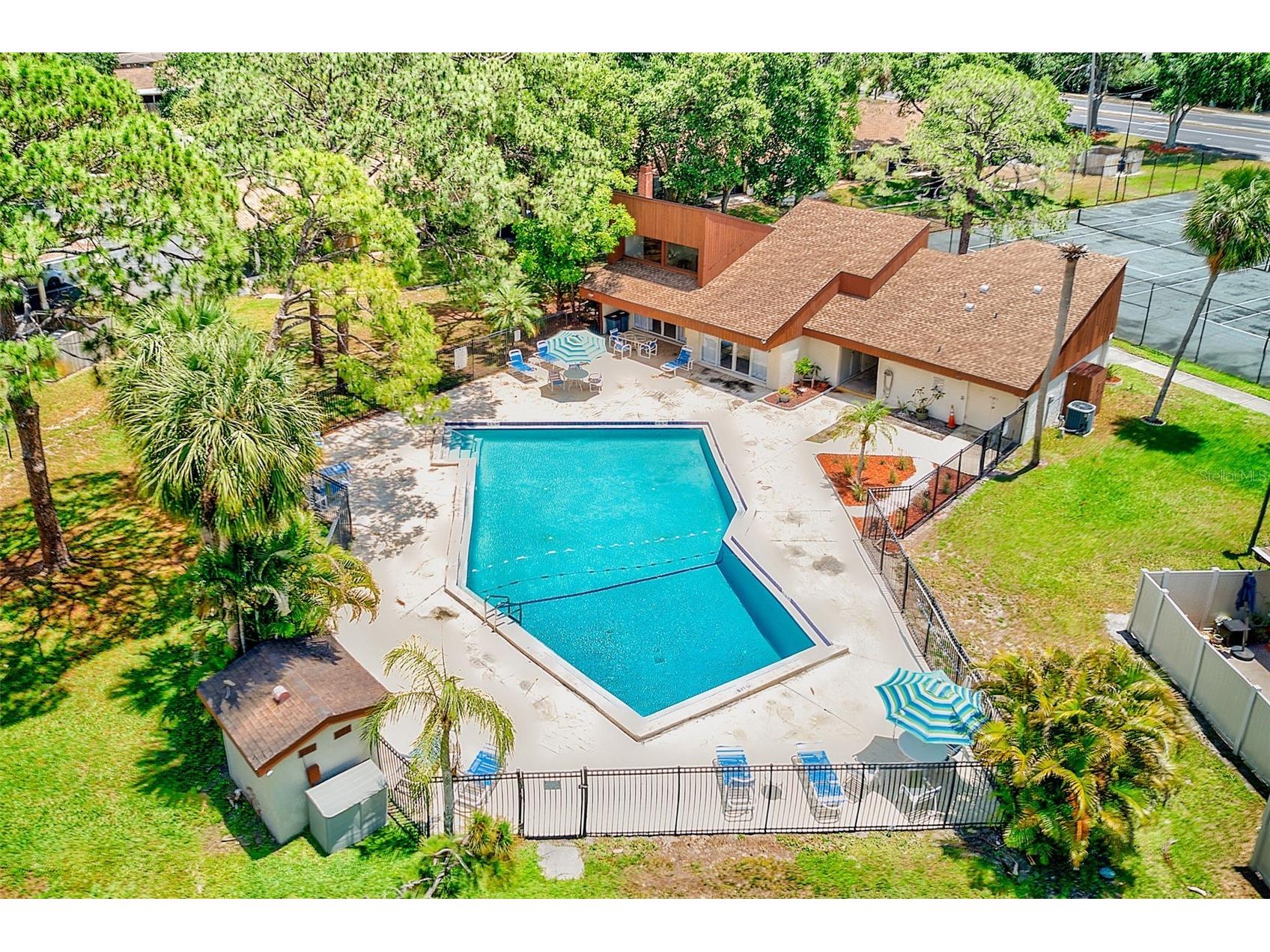 2064 Sunset Point Road #73 Clearwater FL 33765 TB8509622 image2