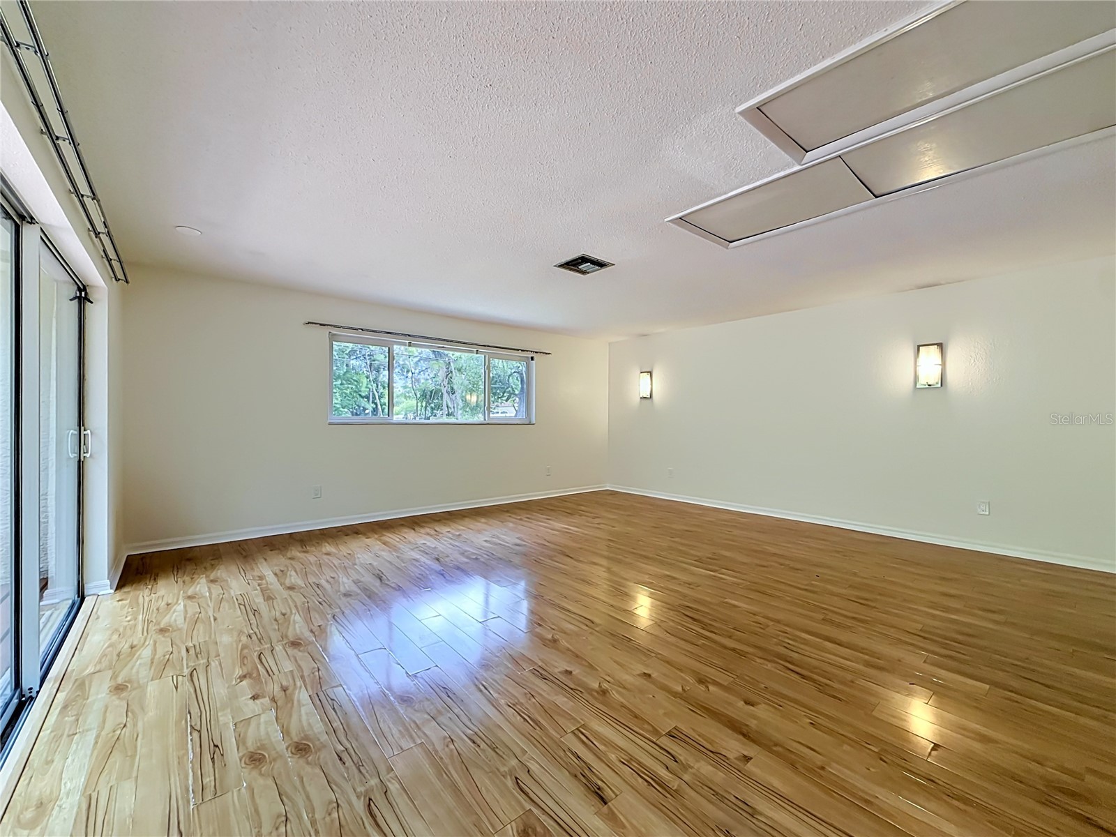 2065 Brady Drive Dunedin FL 34698 TB8508770 image40