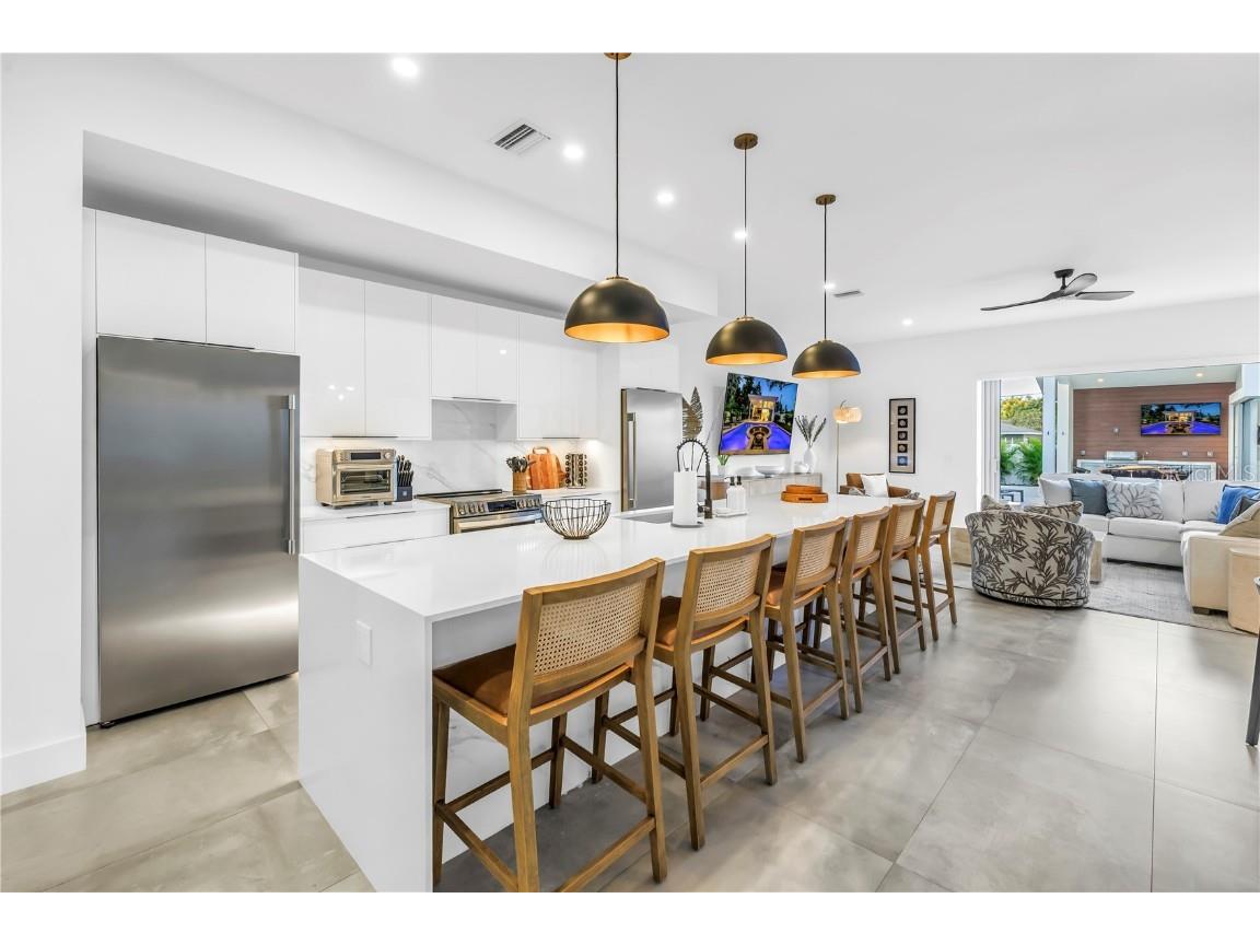 2065 Goldenrod Street Sarasota FL 34239 A4656340 image16