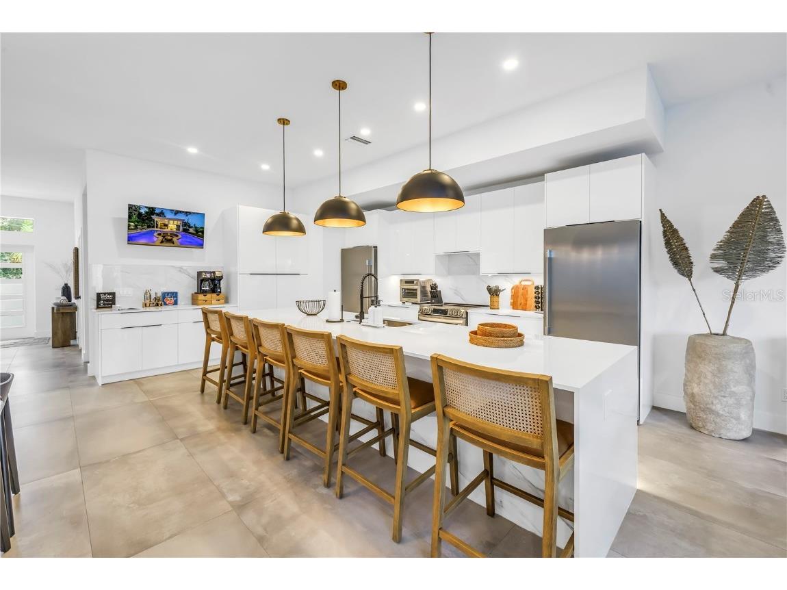 2065 Goldenrod Street Sarasota FL 34239 A4656340 image18