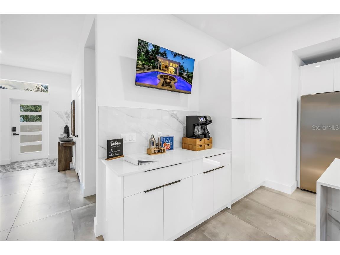 2065 Goldenrod Street Sarasota FL 34239 A4656340 image19