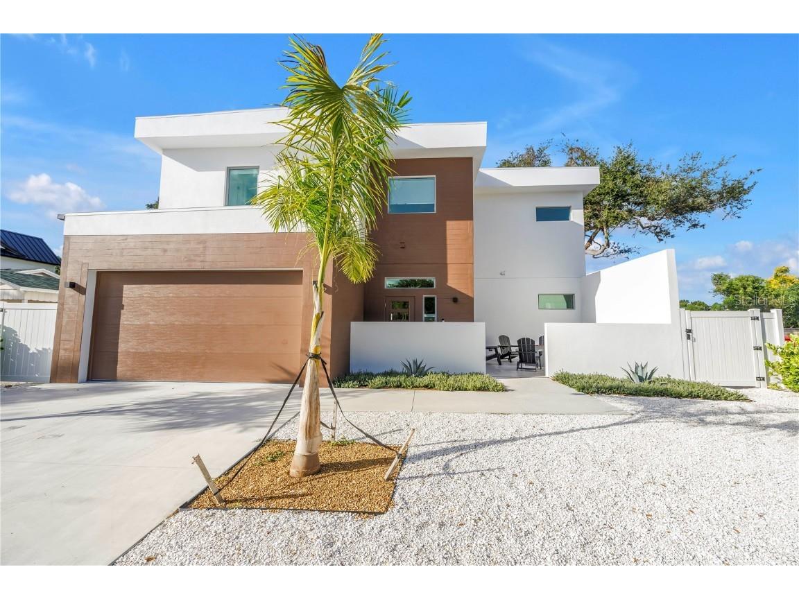 2065 Goldenrod Street Sarasota FL 34239 A4656340 image2