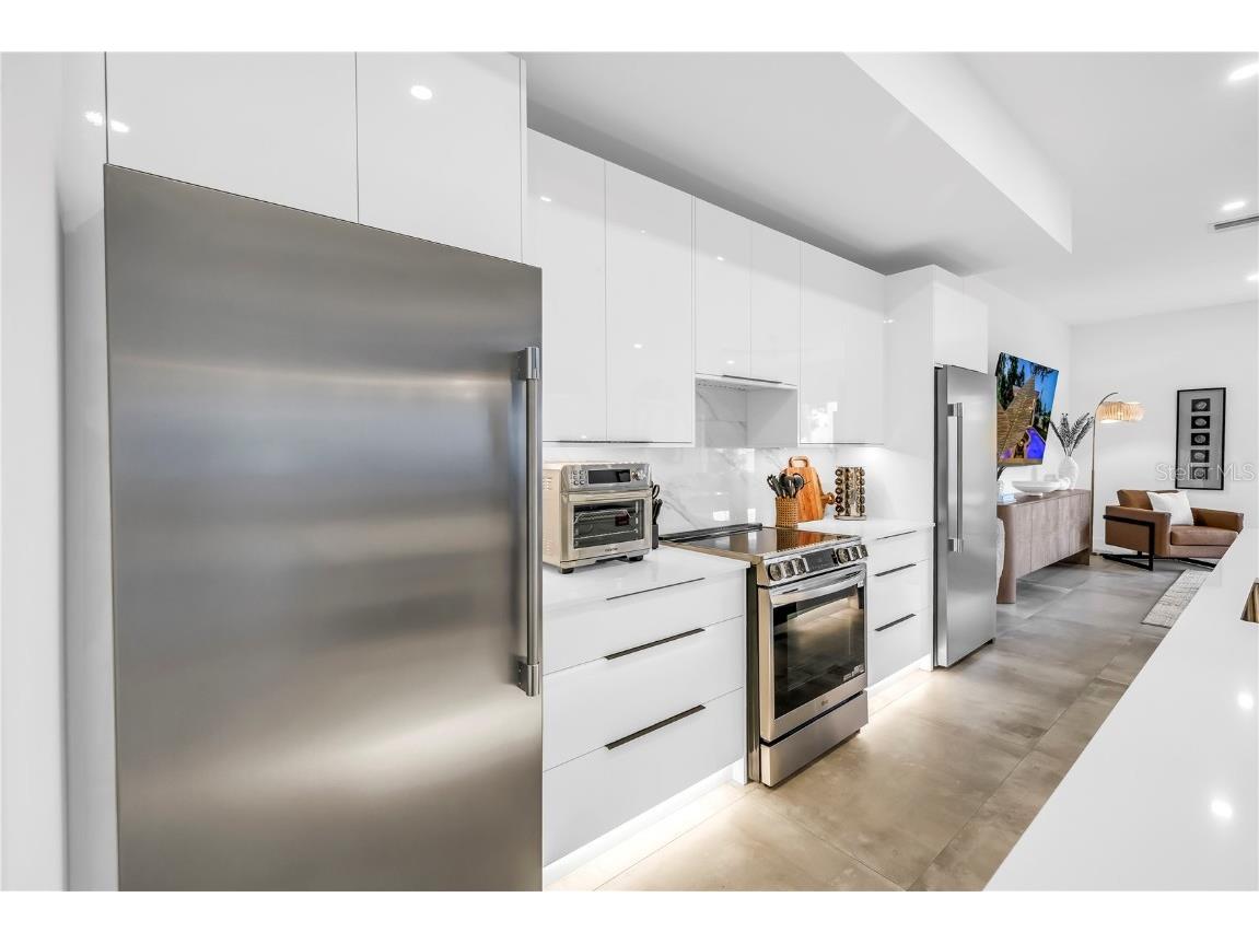 2065 Goldenrod Street Sarasota FL 34239 A4656340 image20