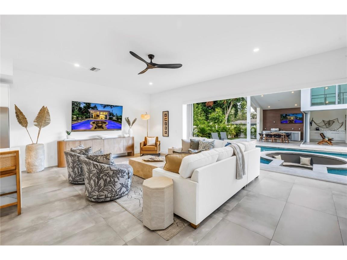 2065 Goldenrod Street Sarasota FL 34239 A4656340 image24