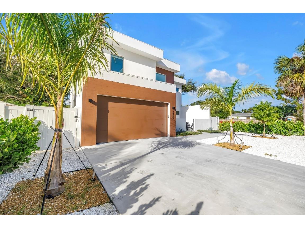 2065 Goldenrod Street Sarasota FL 34239 A4656340 image4