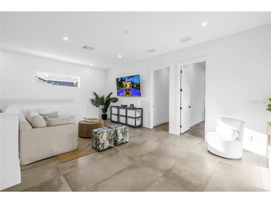 2065 Goldenrod Street Sarasota FL 34239 A4656340 image43