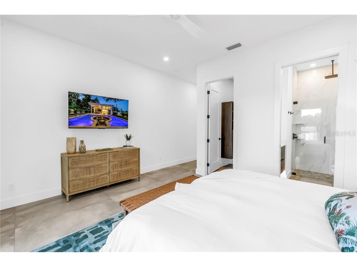 2065 Goldenrod Street Sarasota FL 34239 A4656340 image45