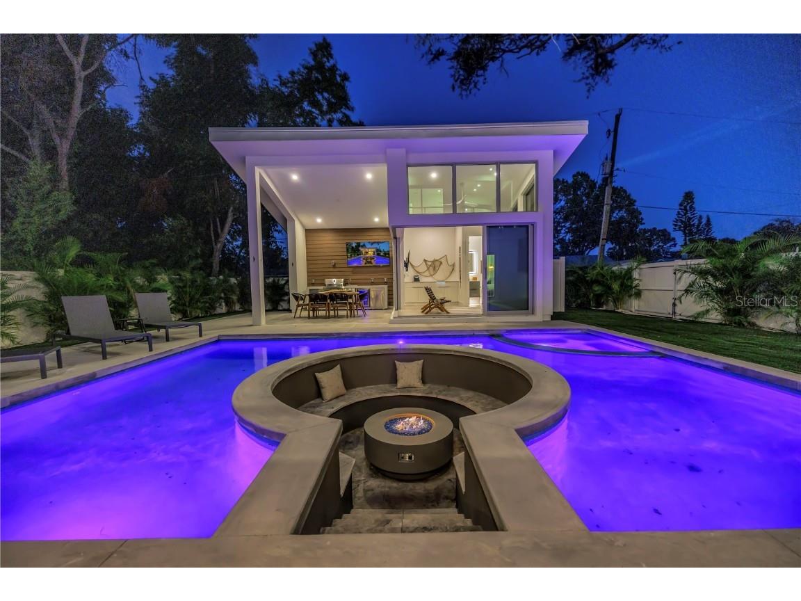 2065 Goldenrod Street Sarasota FL 34239 A4656340 image59