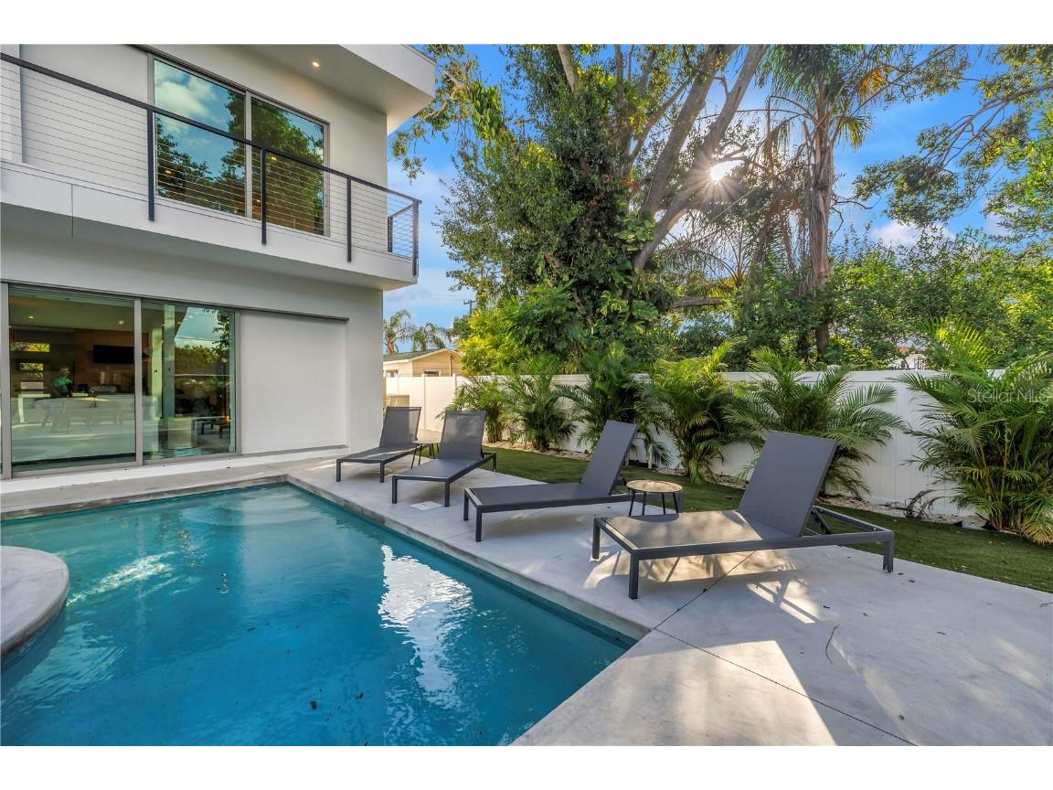 2065 Goldenrod Street Sarasota FL 34239 A4656340 image62