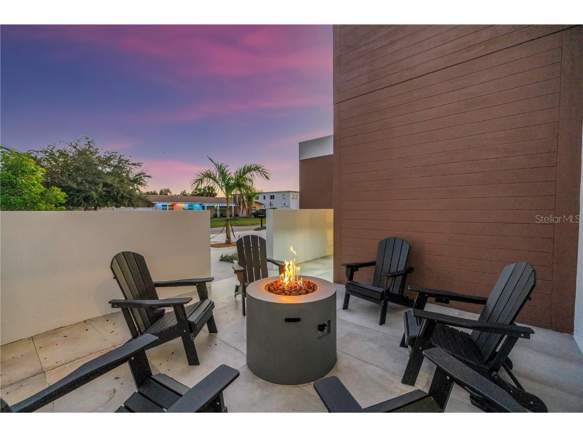 2065 Goldenrod Street Sarasota FL 34239 A4656340 image7