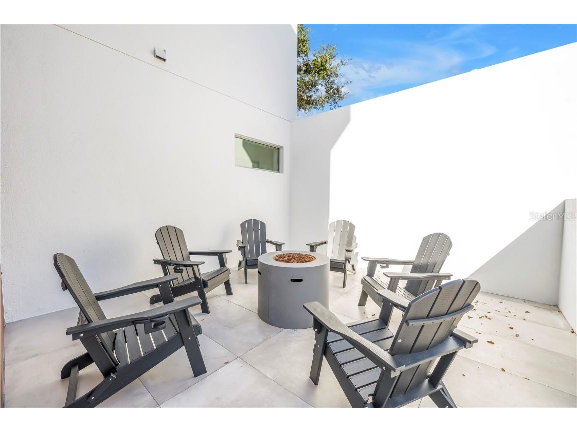 2065 Goldenrod Street Sarasota FL 34239 A4656340 image8