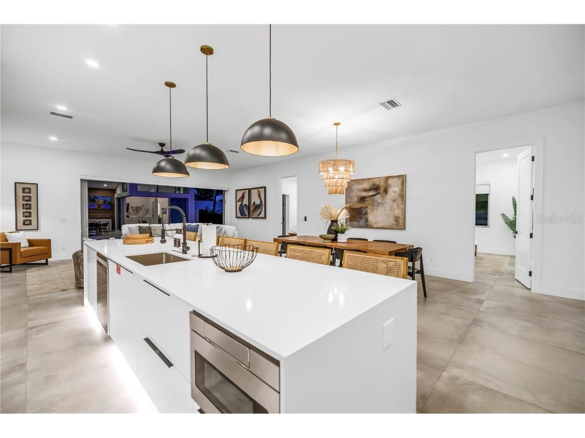 2065 Goldenrod Street Sarasota FL 34239 A4657539 image22