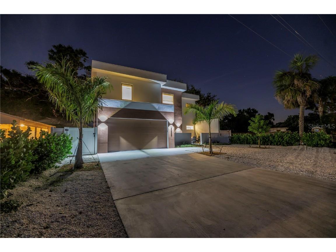 2065 Goldenrod Street Sarasota FL 34239 A4657539 image5