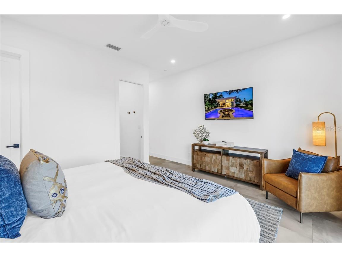 2065 Goldenrod Street Sarasota FL 34239 A4657539 image50