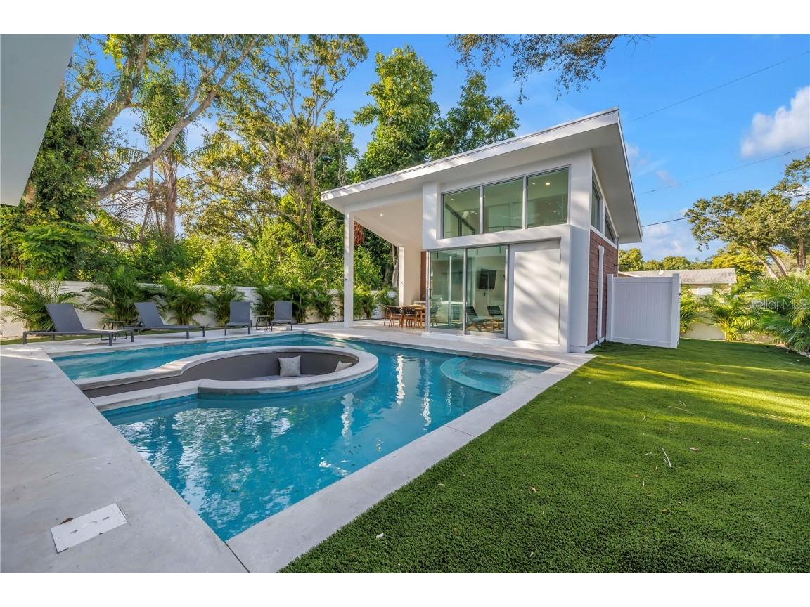 2065 Goldenrod Street Sarasota FL 34239 A4657539 image72