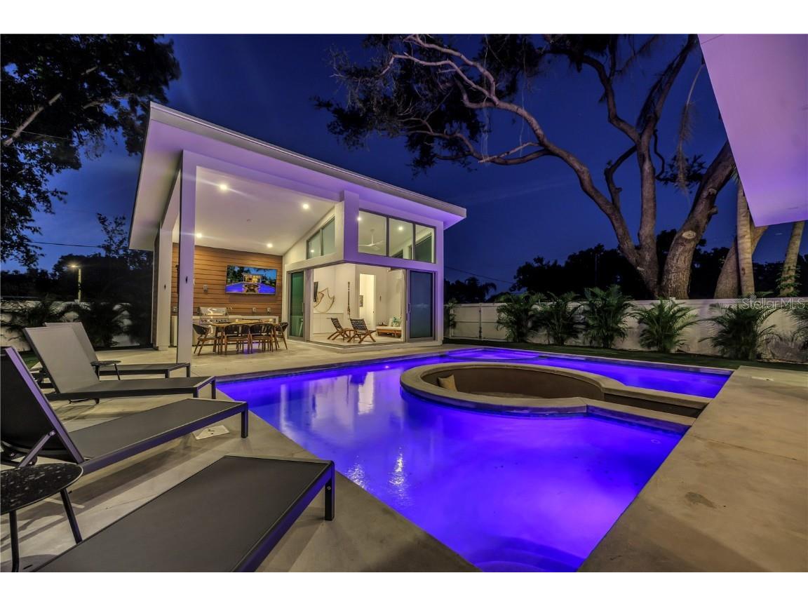 2065 Goldenrod Street Sarasota FL 34239 A4657539 image79