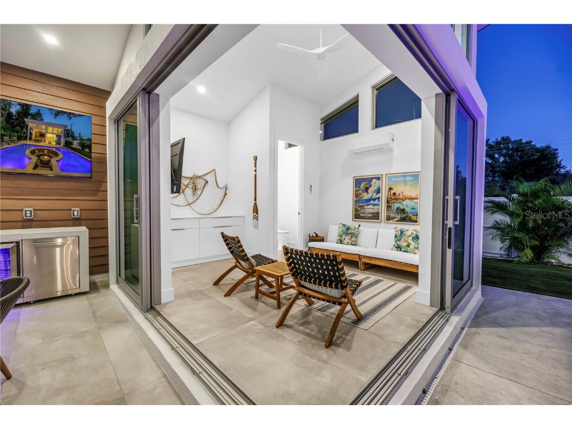 2065 Goldenrod Street Sarasota FL 34239 A4657539 image81