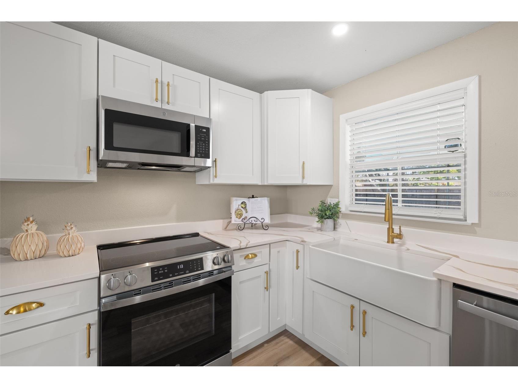 2066 62nd Place S Saint Petersburg FL 33712 TB8517734 image11