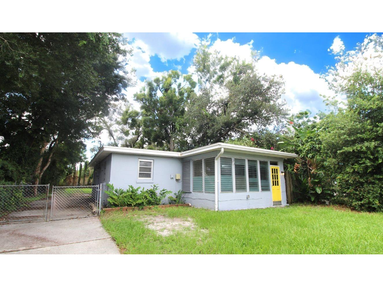 2066 7th Street Sarasota FL 34237 A4697905 image1