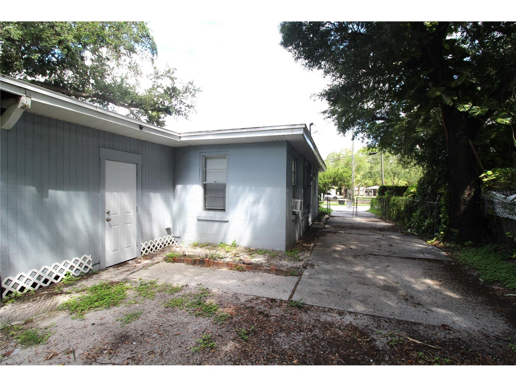 2066 7th Street Sarasota FL 34237 A4697905 image12