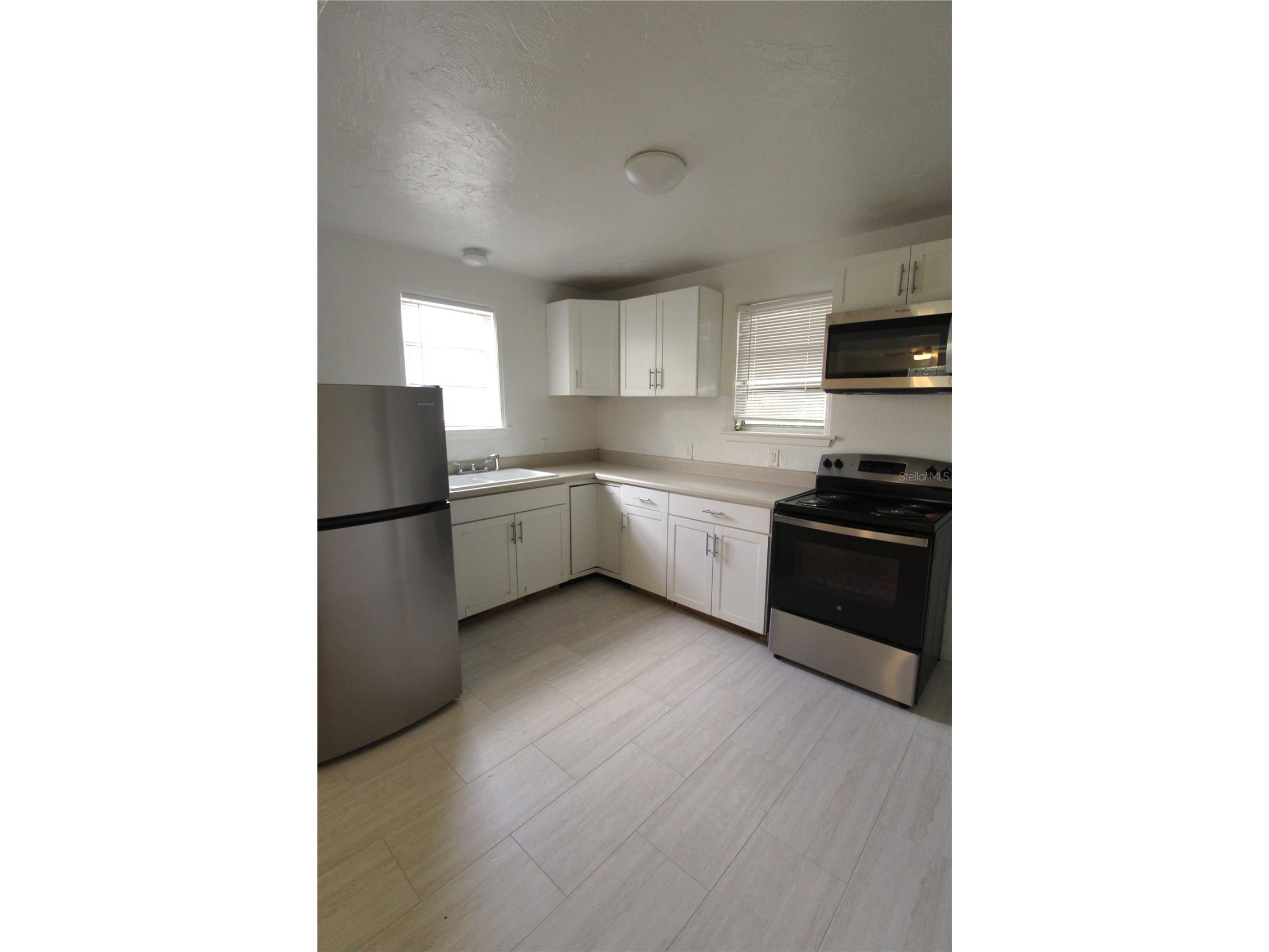 2066 7th Street Sarasota FL 34237 A4697905 image4