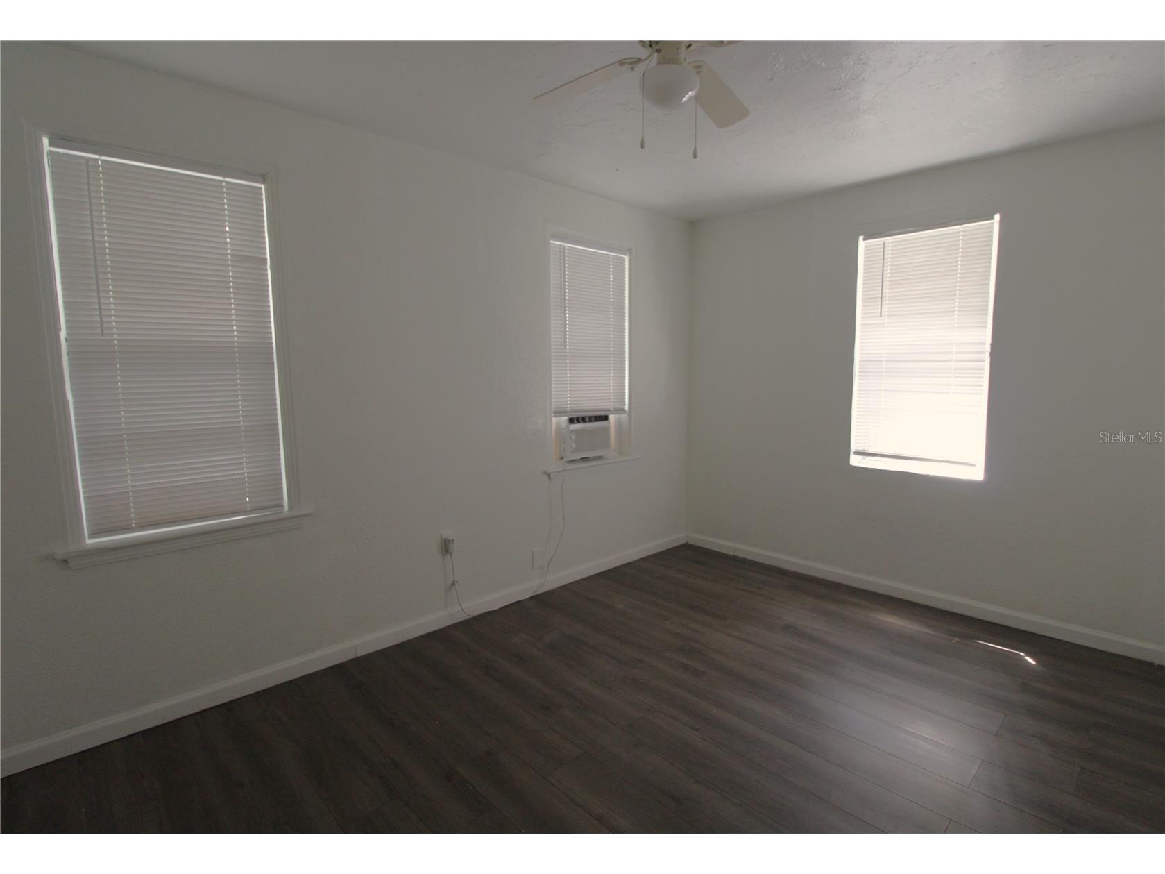2066 7th Street Sarasota FL 34237 A4697905 image5