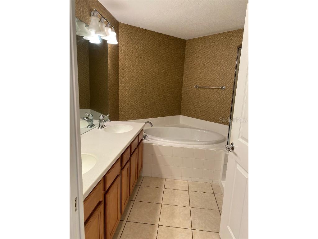 2066 Carriage Lane Clearwater FL 33765 TB8418913 image19